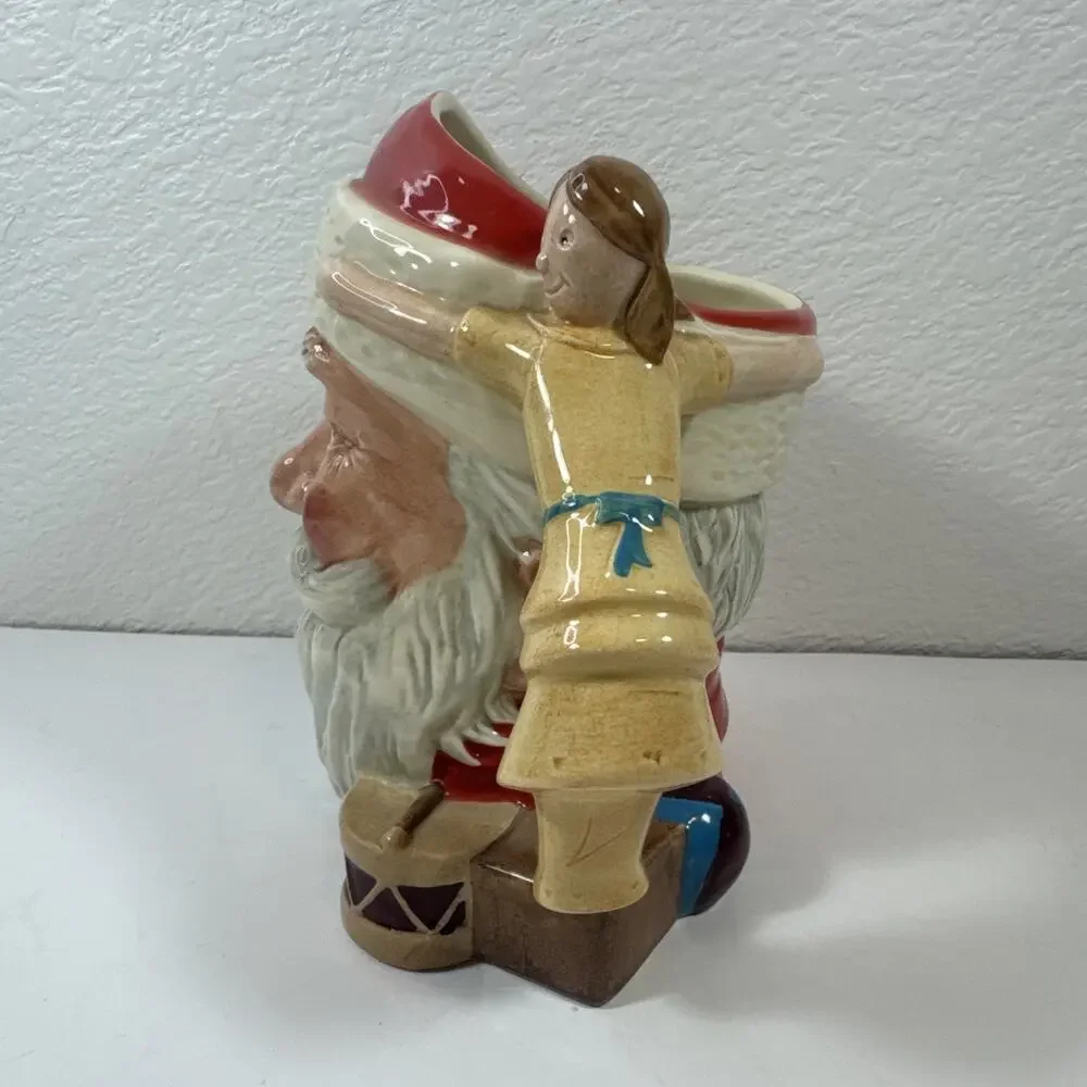 VINTAGE 1981 ROYAL DOULTON CHARACTER JUG SANTA CLAUS w/Doll Handle #D6668